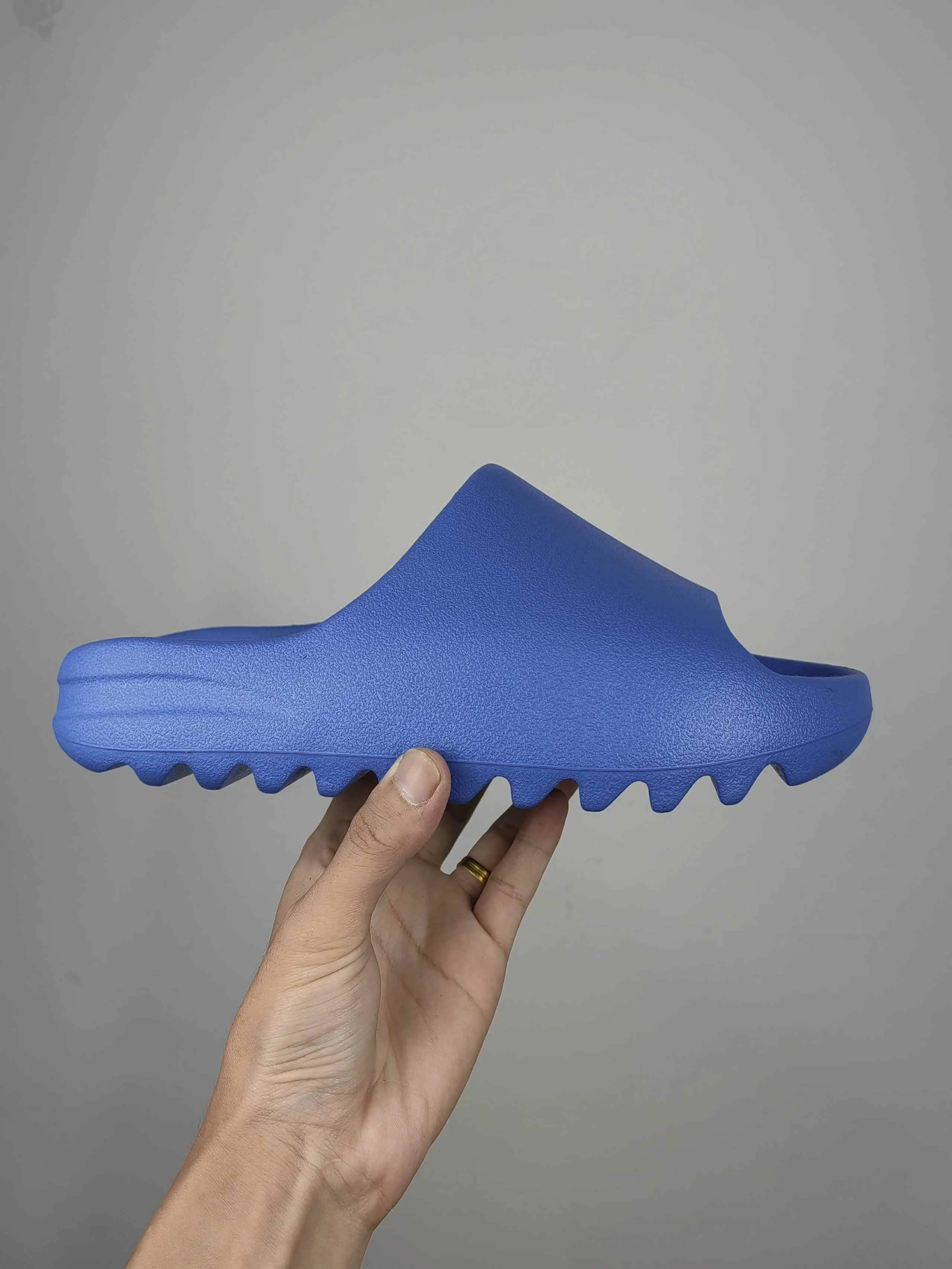 Gemstone Blue Matte (ID4133)